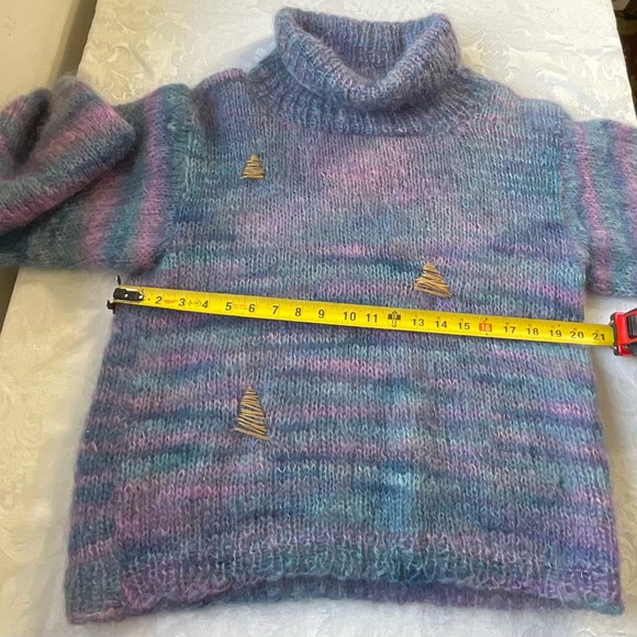 Hand-knit Pullover Women's Size XL Angora Cowl Neck Sweater Visible Mended - Picture 5 of 7